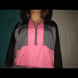 Rain coat/ windbreaker